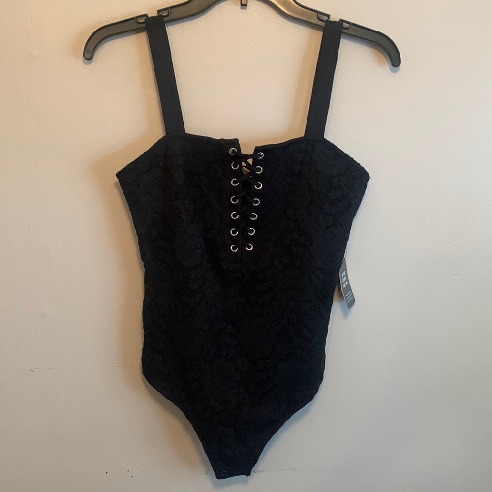 EXPRESS NWT black lace body suit size small